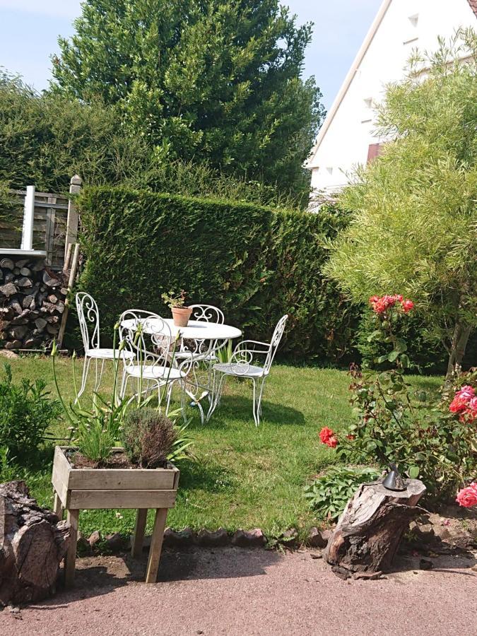 Bed and Breakfast Joyeux Reveil Курсёль-сюр-Мер Экстерьер фото
