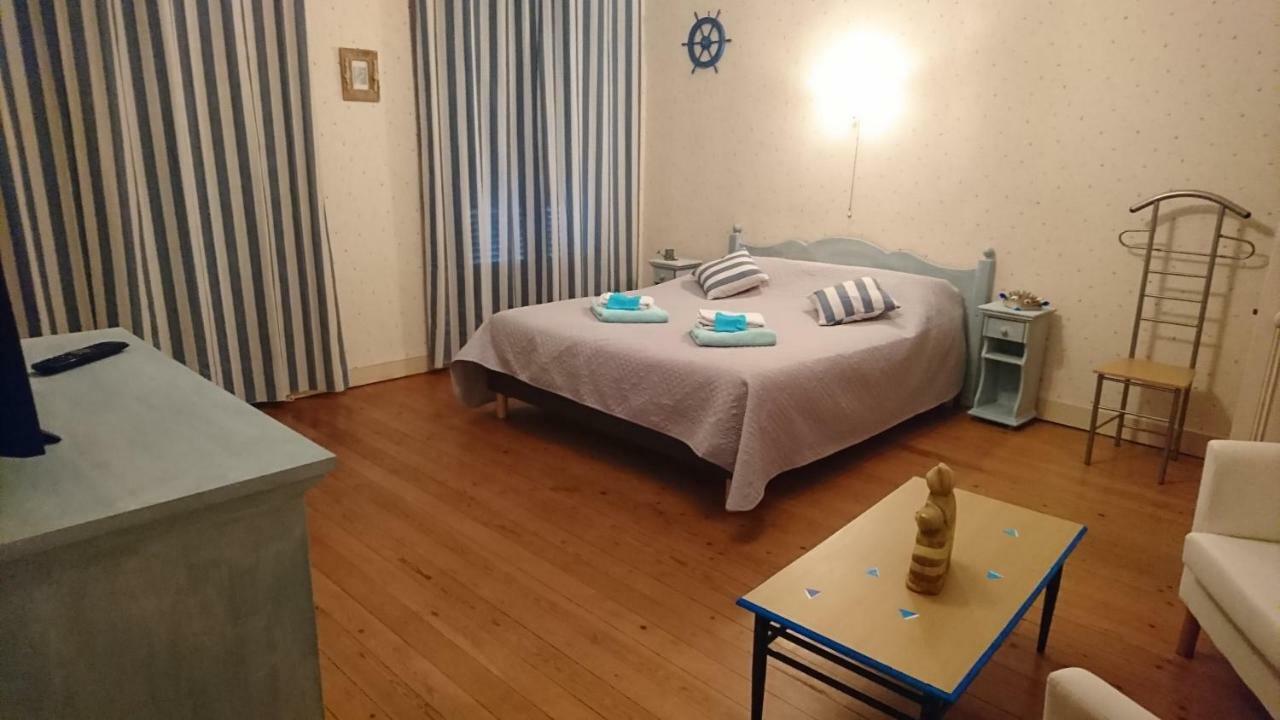 Bed and Breakfast Joyeux Reveil Курсёль-сюр-Мер Экстерьер фото